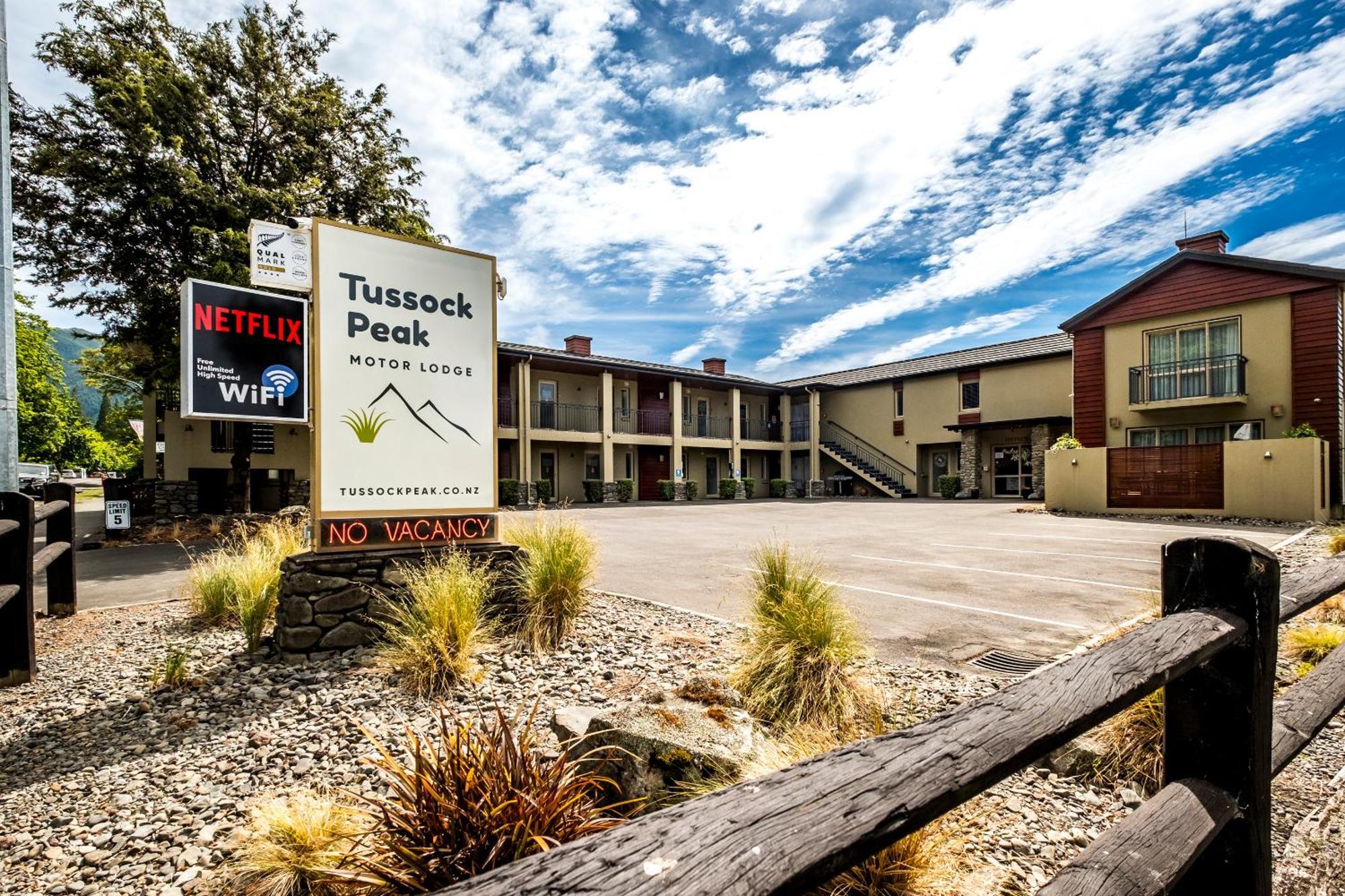 Tussock Peak Lodge Ханмер-Спрингс Экстерьер фото